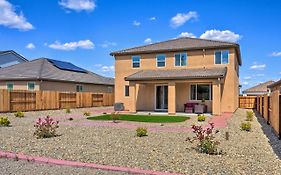 Sacramento Retreat With Yard About 13 Mi To Dtwn!